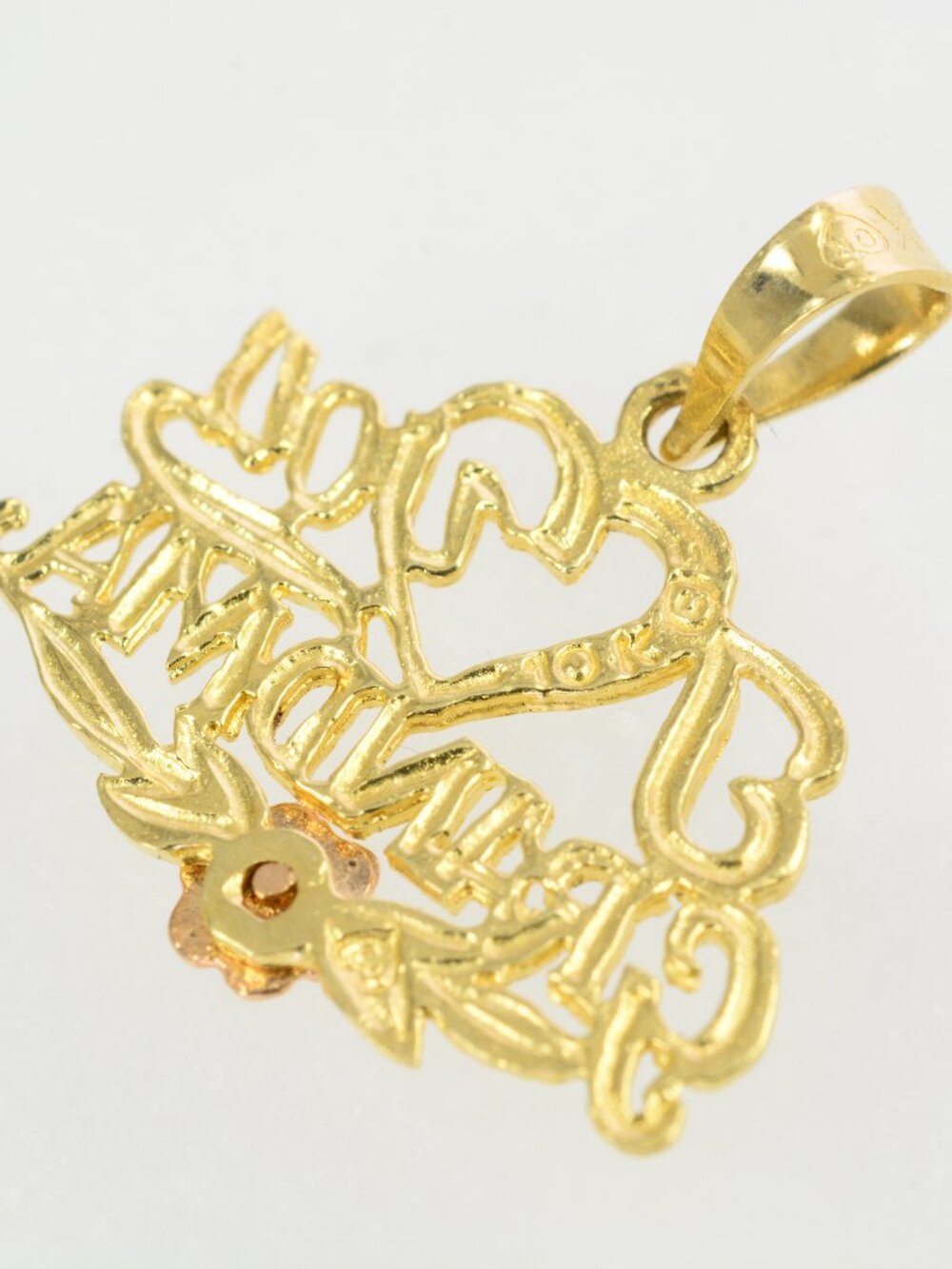 10k "I <3 Grandma" Pendant - Picture 2 of 8